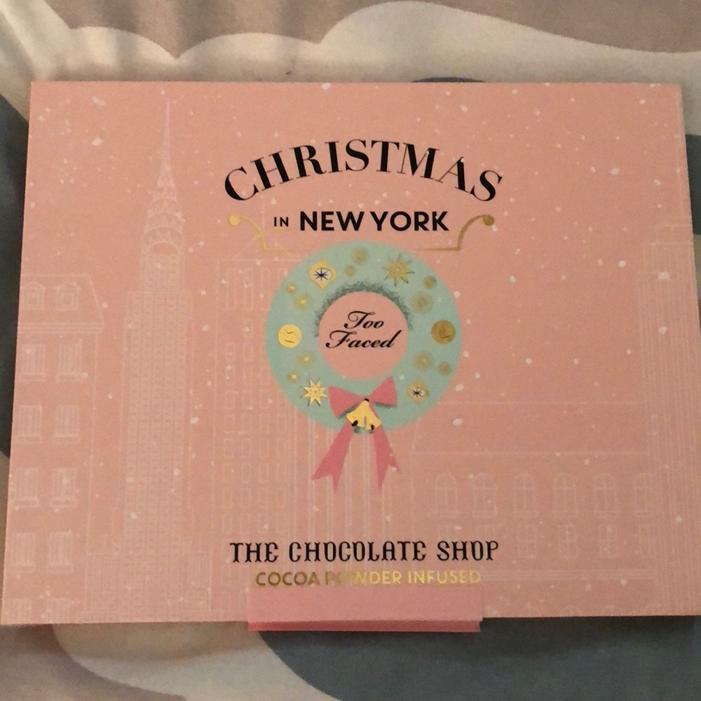 Eye shadow palette. Brand new.